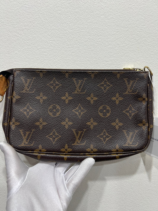 LOUIS VUITTON Accessory Pouchette