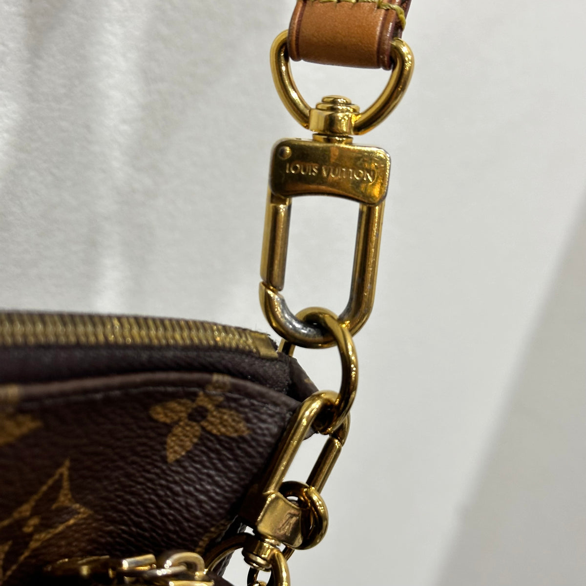 LOUIS VUITTON