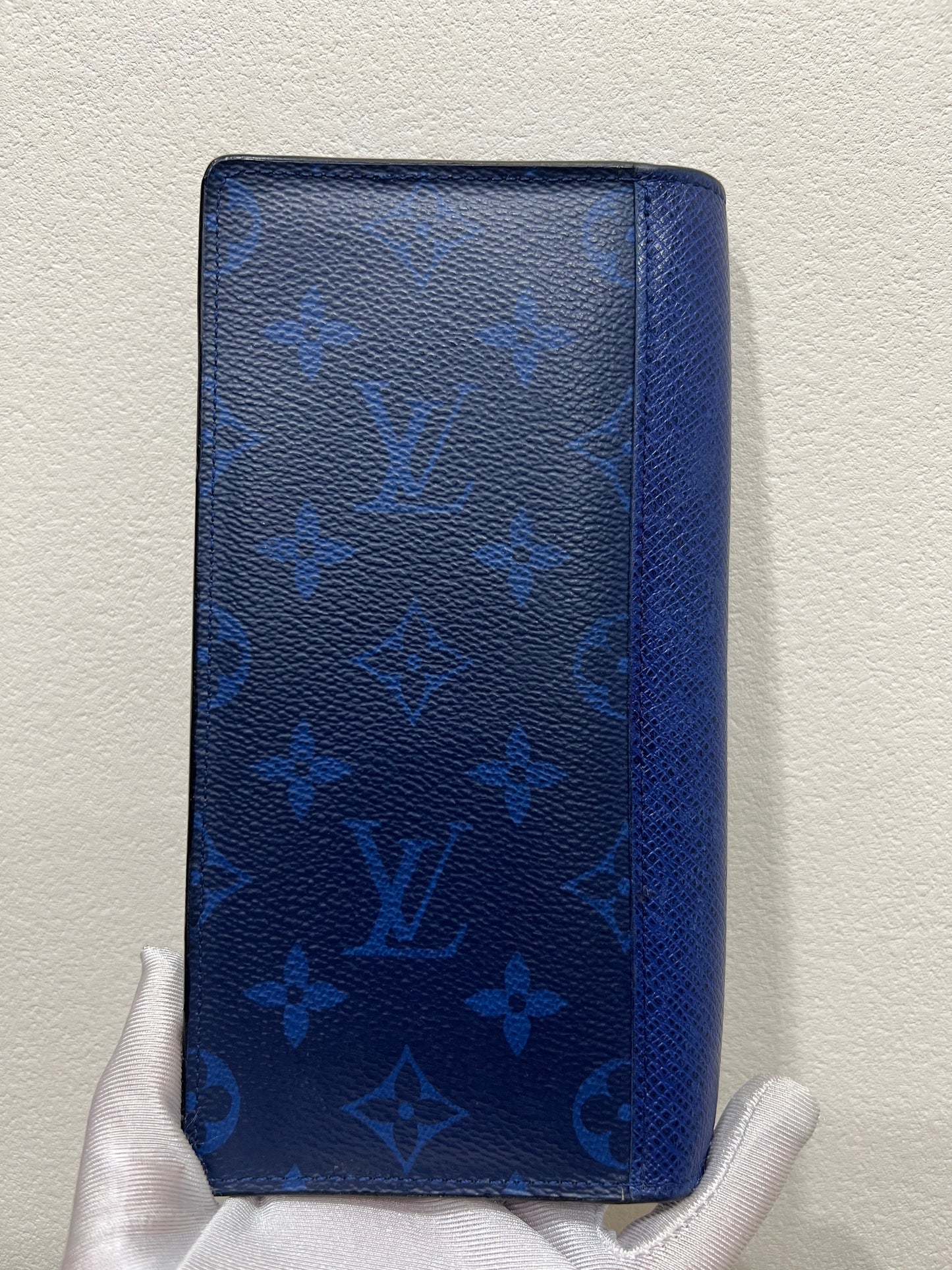 LOUIS VUITTON Wallet Taigarama Brazza Cobalt
