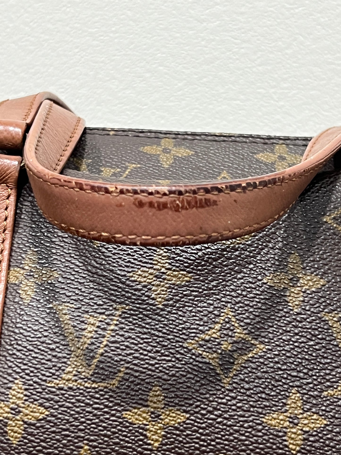 LOUIS VUITTON Papillon 30