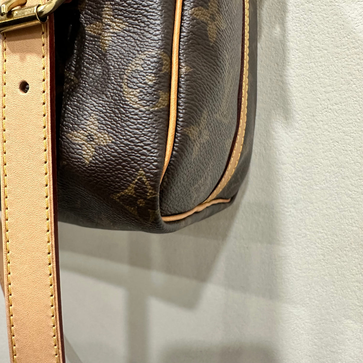 LOUIS VUITTON Speedy 25 with strap NFC ready