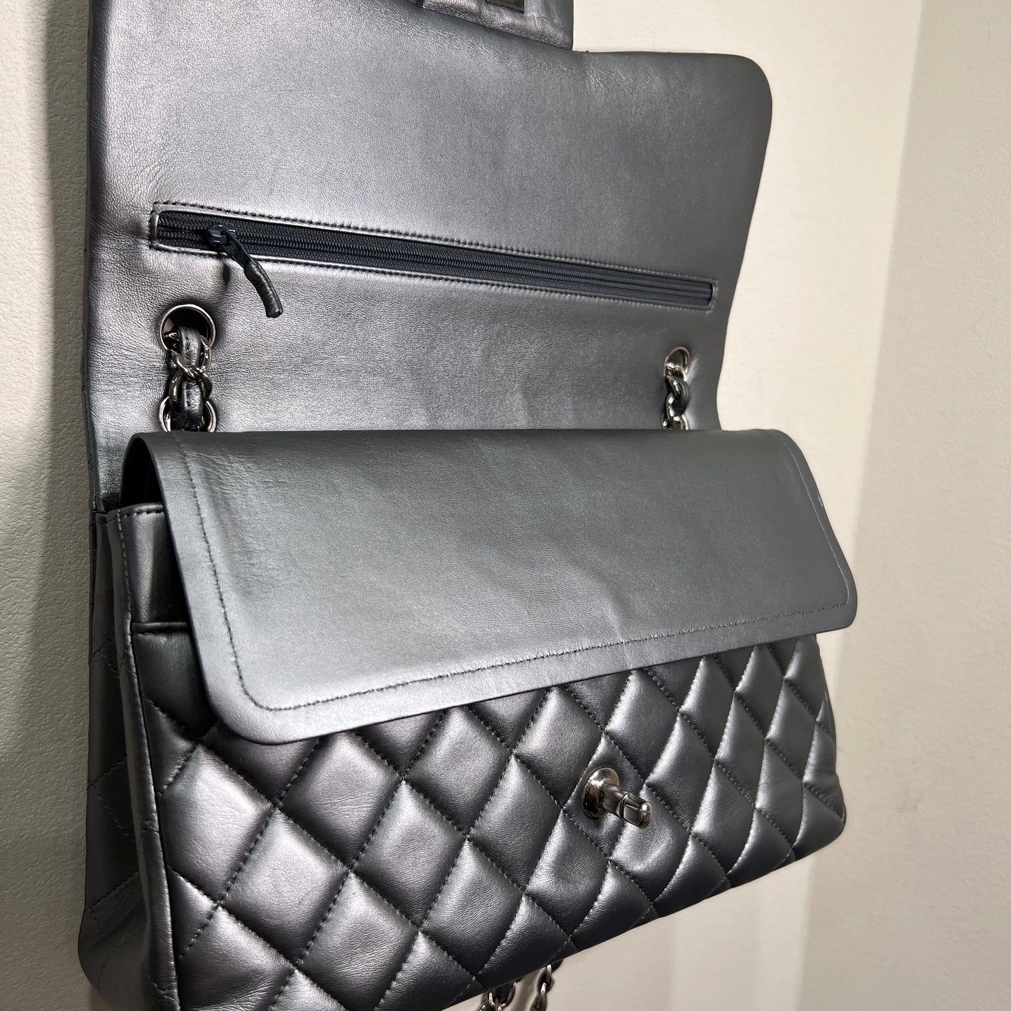 CHANEL Jumbo Double Flap Lambskin Quilted