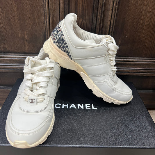 CHANEL White Leather And Tweed Trim CC Low Top Sneakers Size 36 1/2