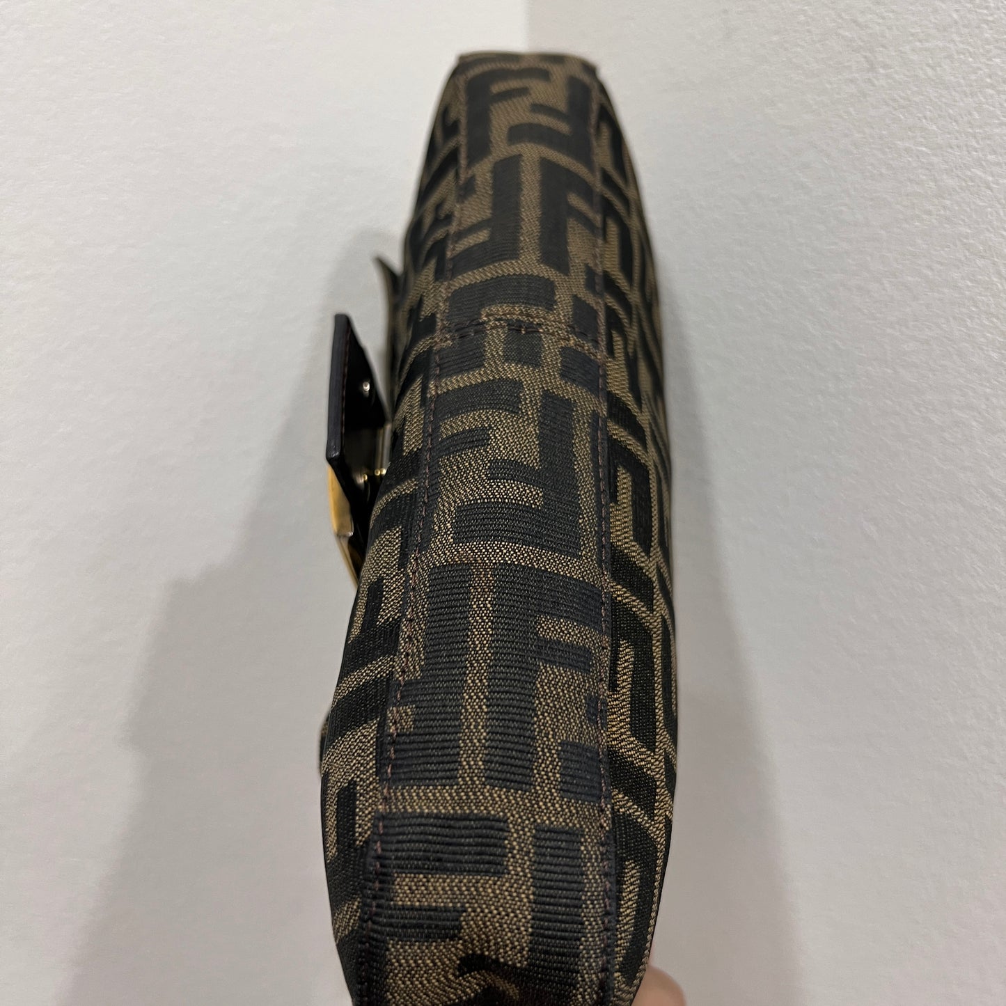 FENDI Baguette Gold
