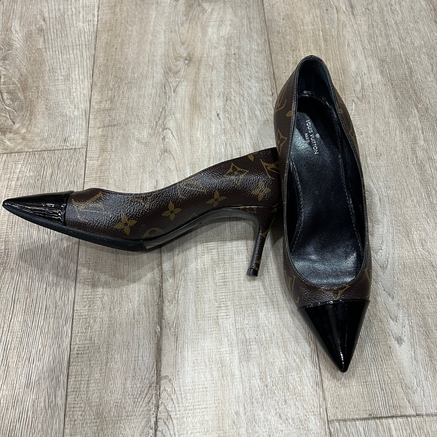 LOUIS VUITTON Shoes in Monogram with Heels Size 37