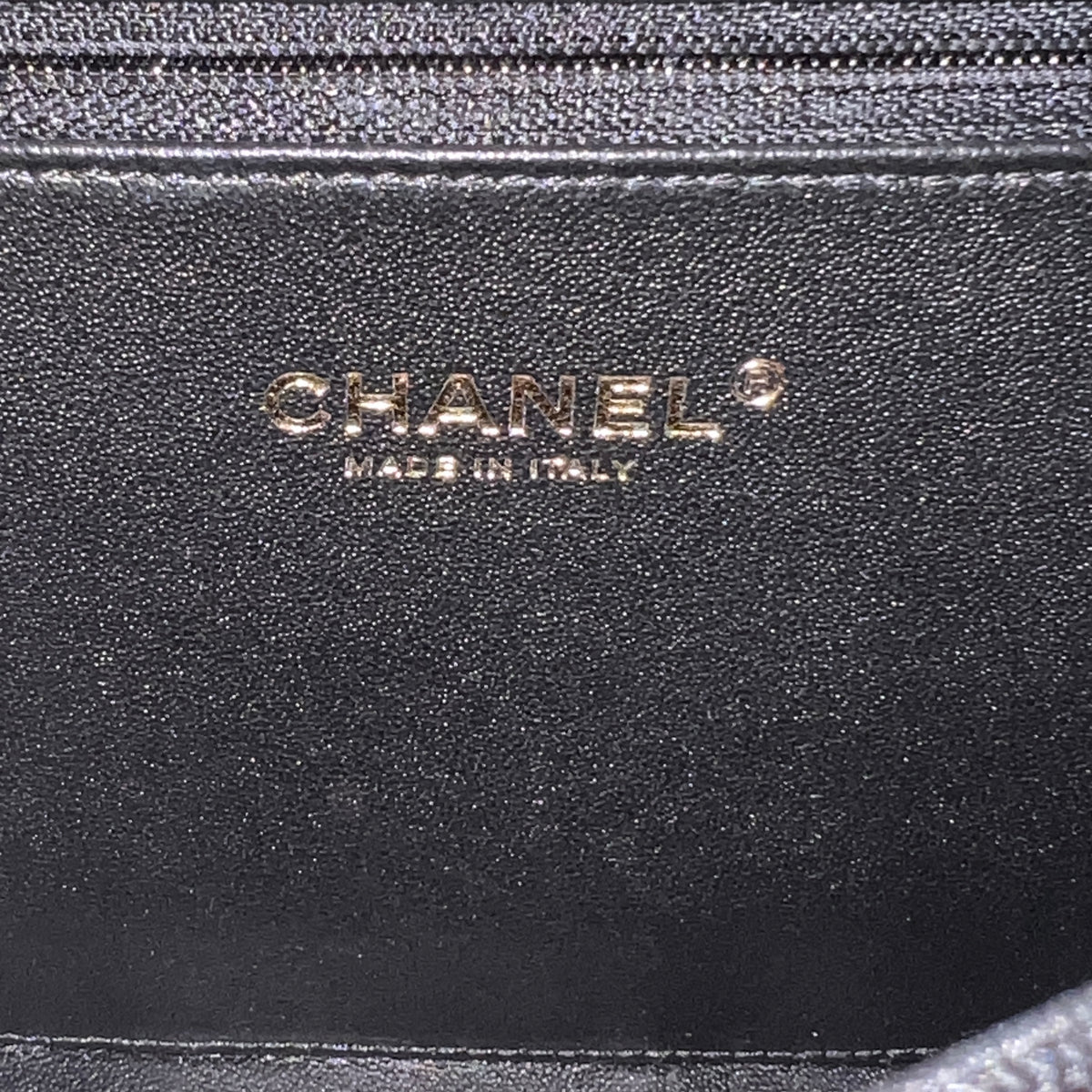 CHANEL CC Filigree Vanity Case Quilted Caviar Medium
