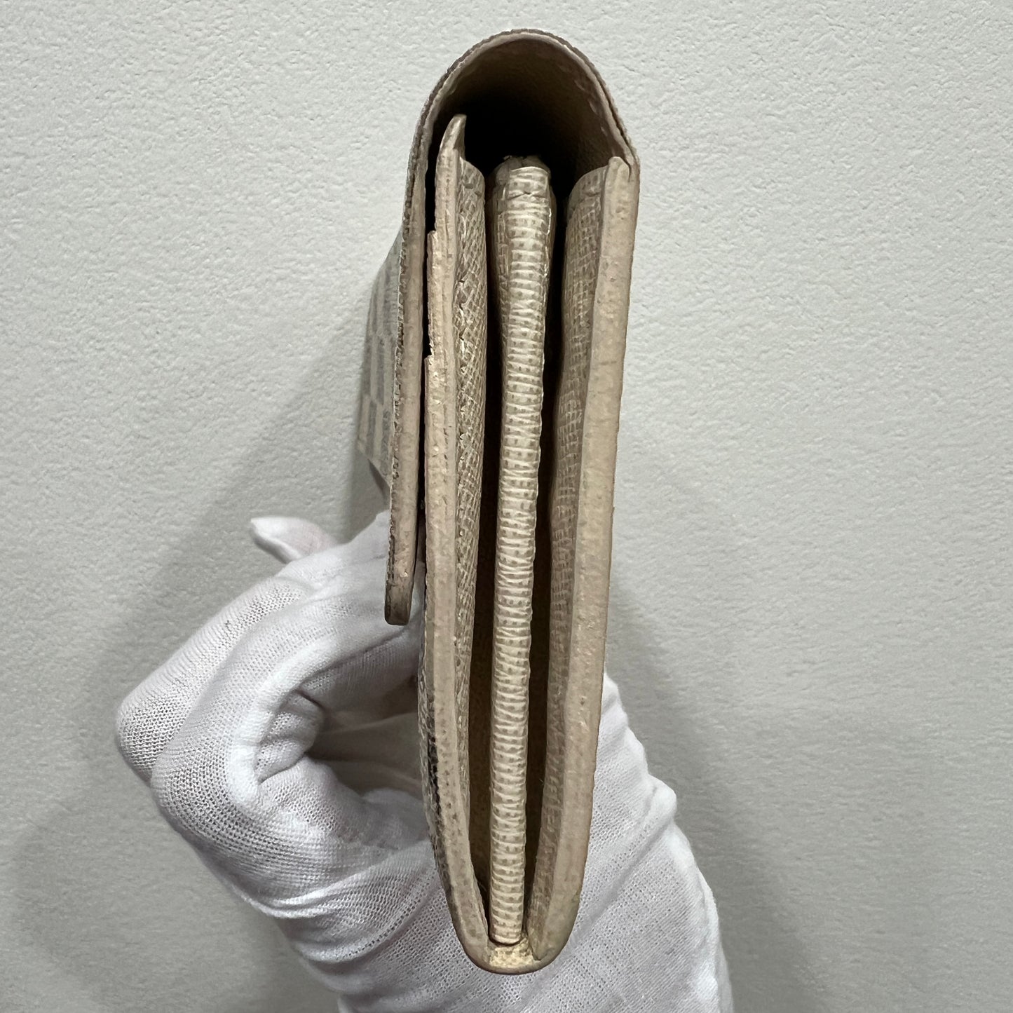 LOUIS VUITTON Damier Wallet