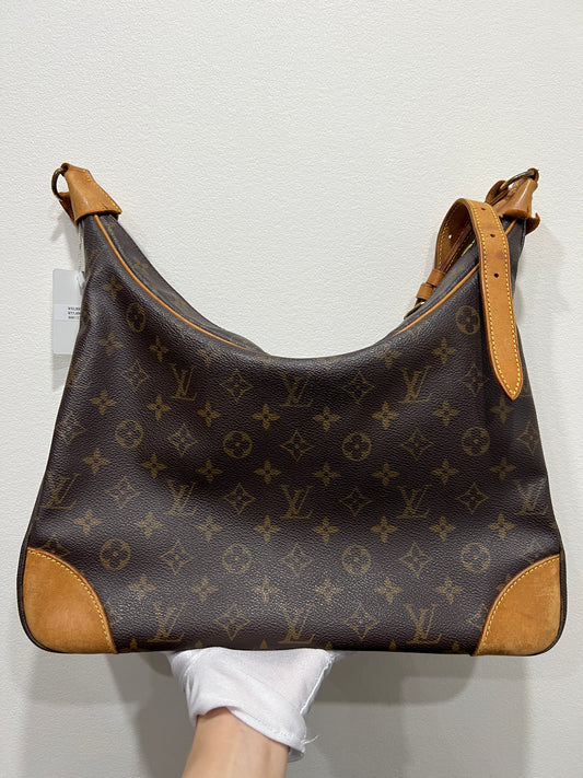 LOUIS VUITTON Boulogne 30 Shoulder bag