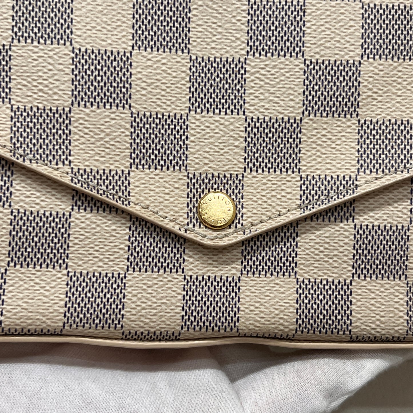 LOUIS VUITTON Felice Damier