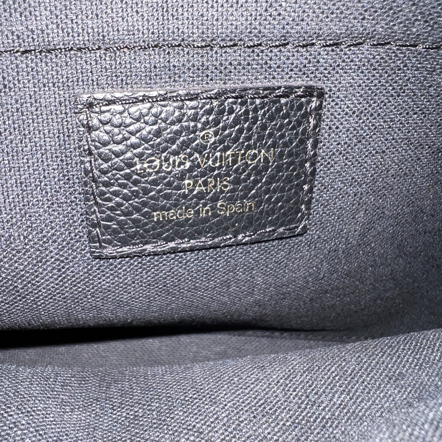 LOUIS VUITTON Pallas Black