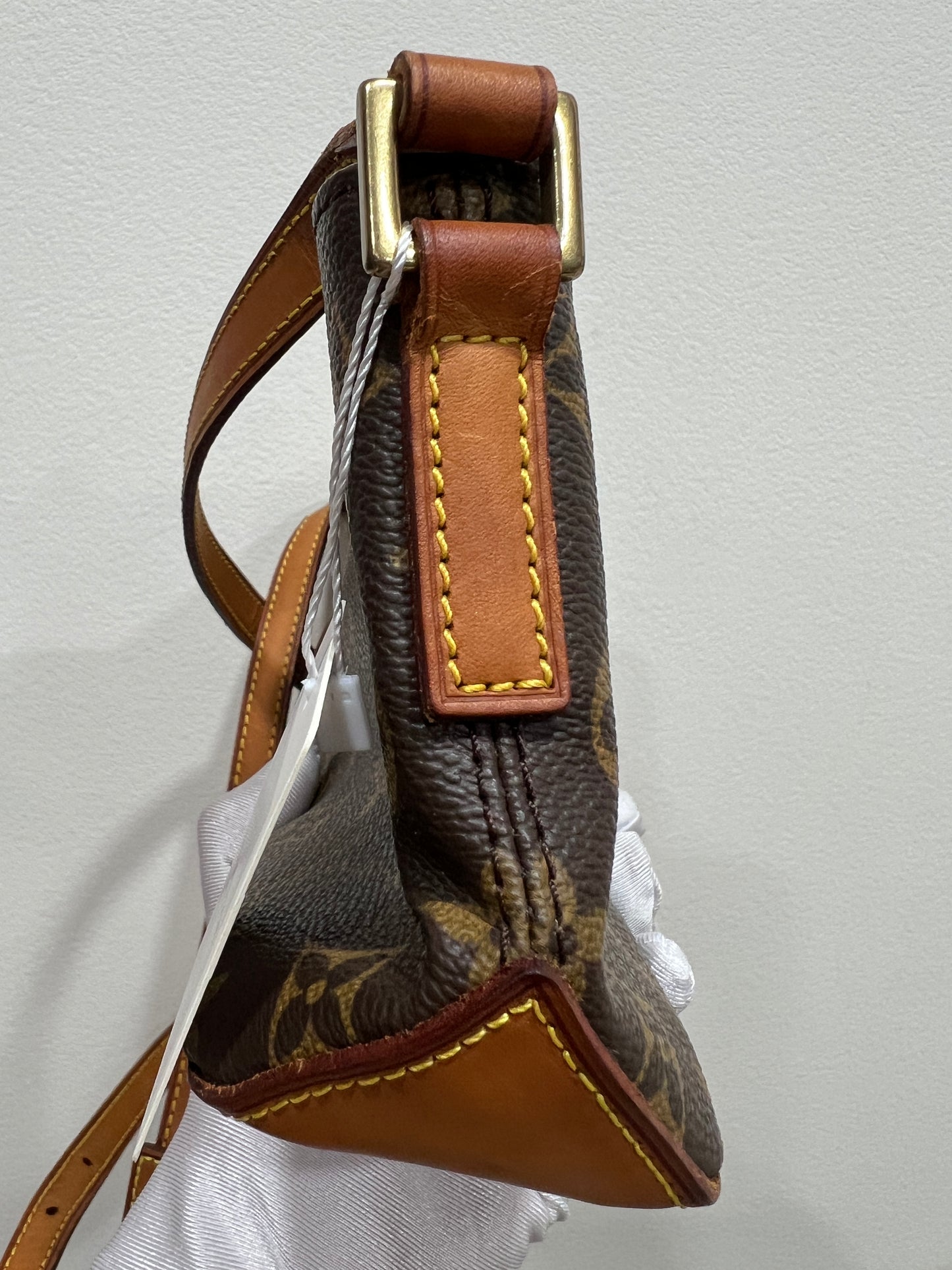 LOUIS VUITTON Trotteur Shoulder Bag