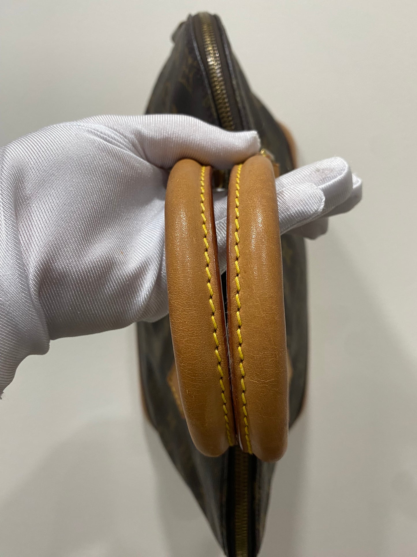 LOUIS VUITTON Alma Monogram