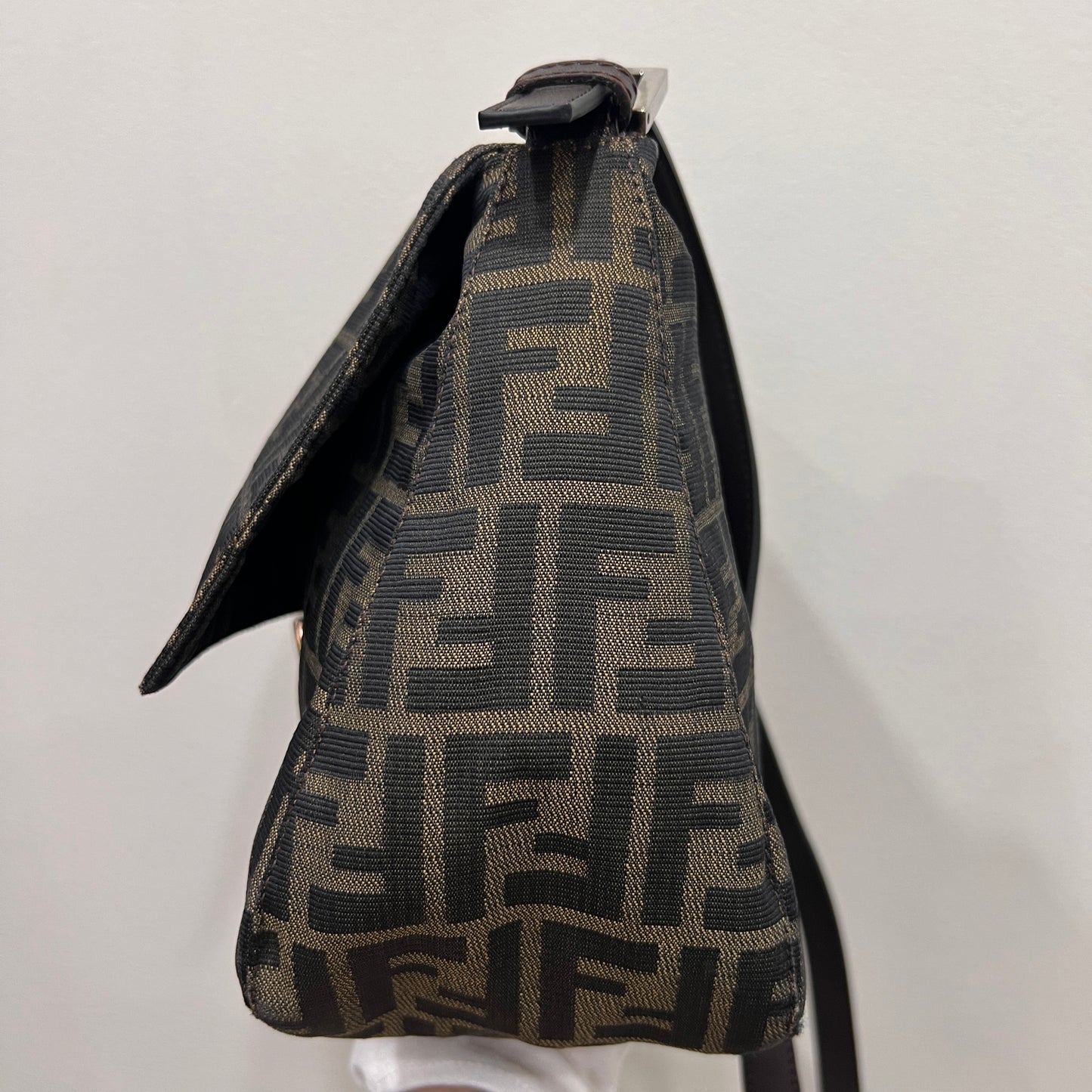 FENDI Mamma Baguette in Long Strap
