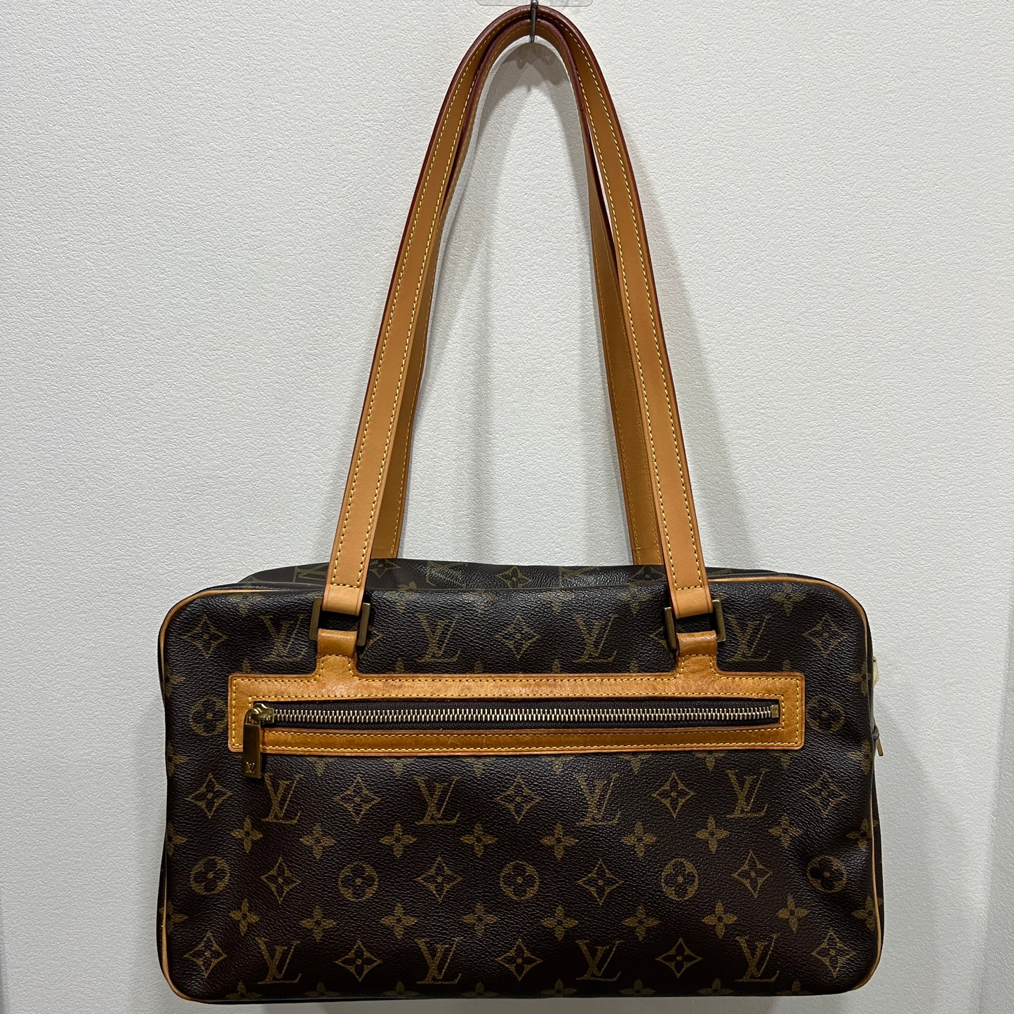 LOUIS VUITTON Cite GM