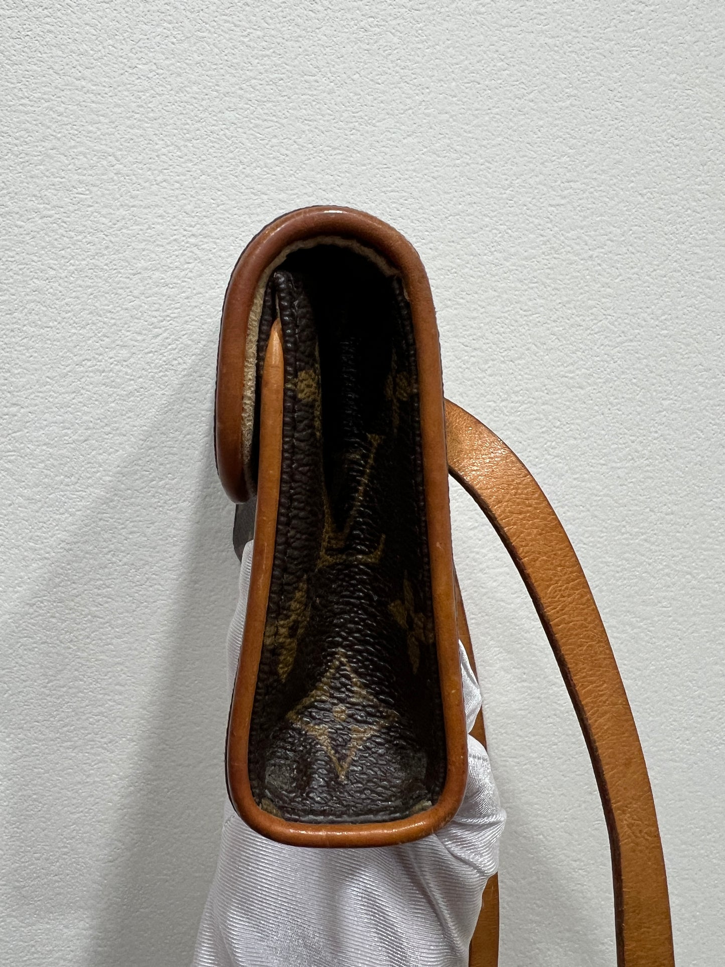 LOUIS VUITTON Pochette Florentine Belt Bag