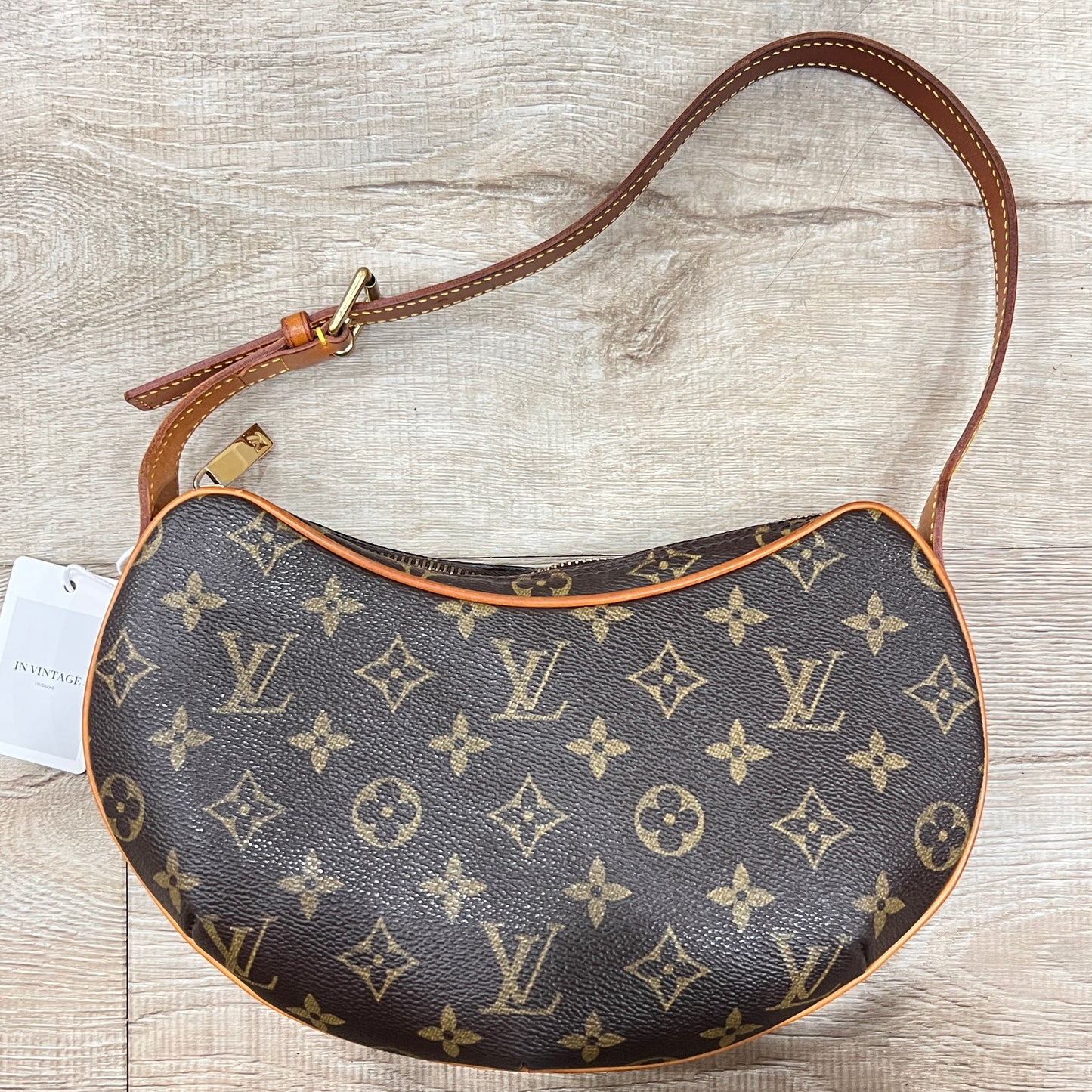 LOUIS VUITTON Croissant PM