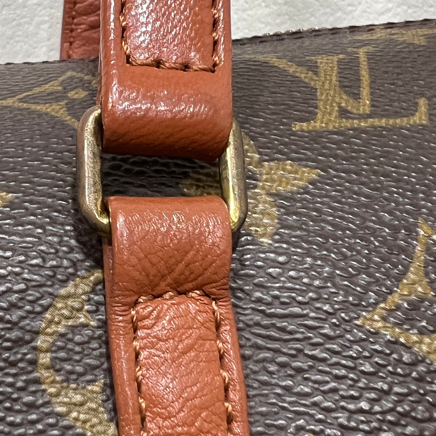 LOUIS VUITTON Papillon Monogram 30cm