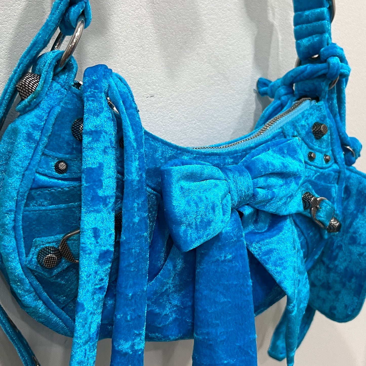 BALENCIAGA Le Cagole velvet handbag