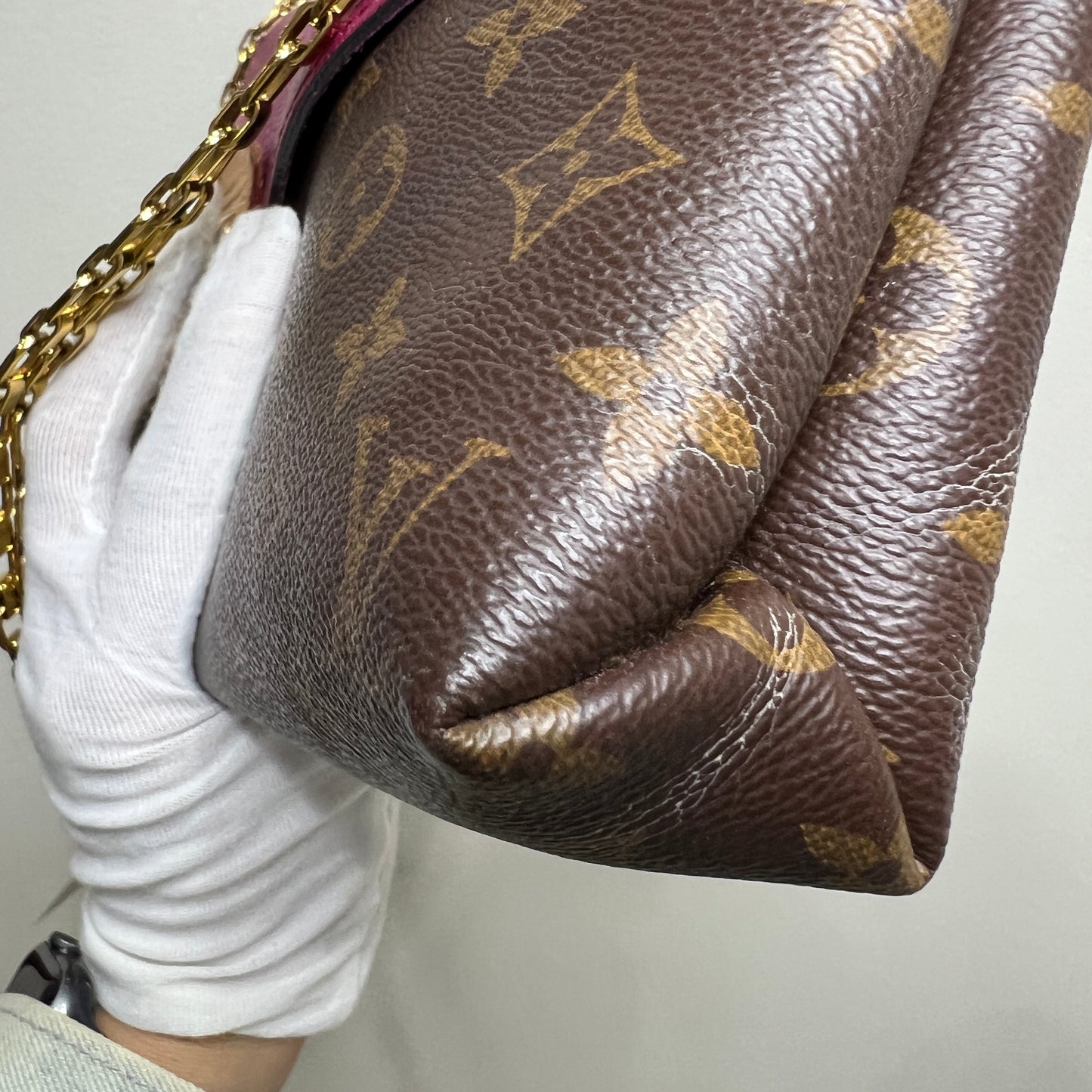LOUIS VUITTON Pallas Chain Bag