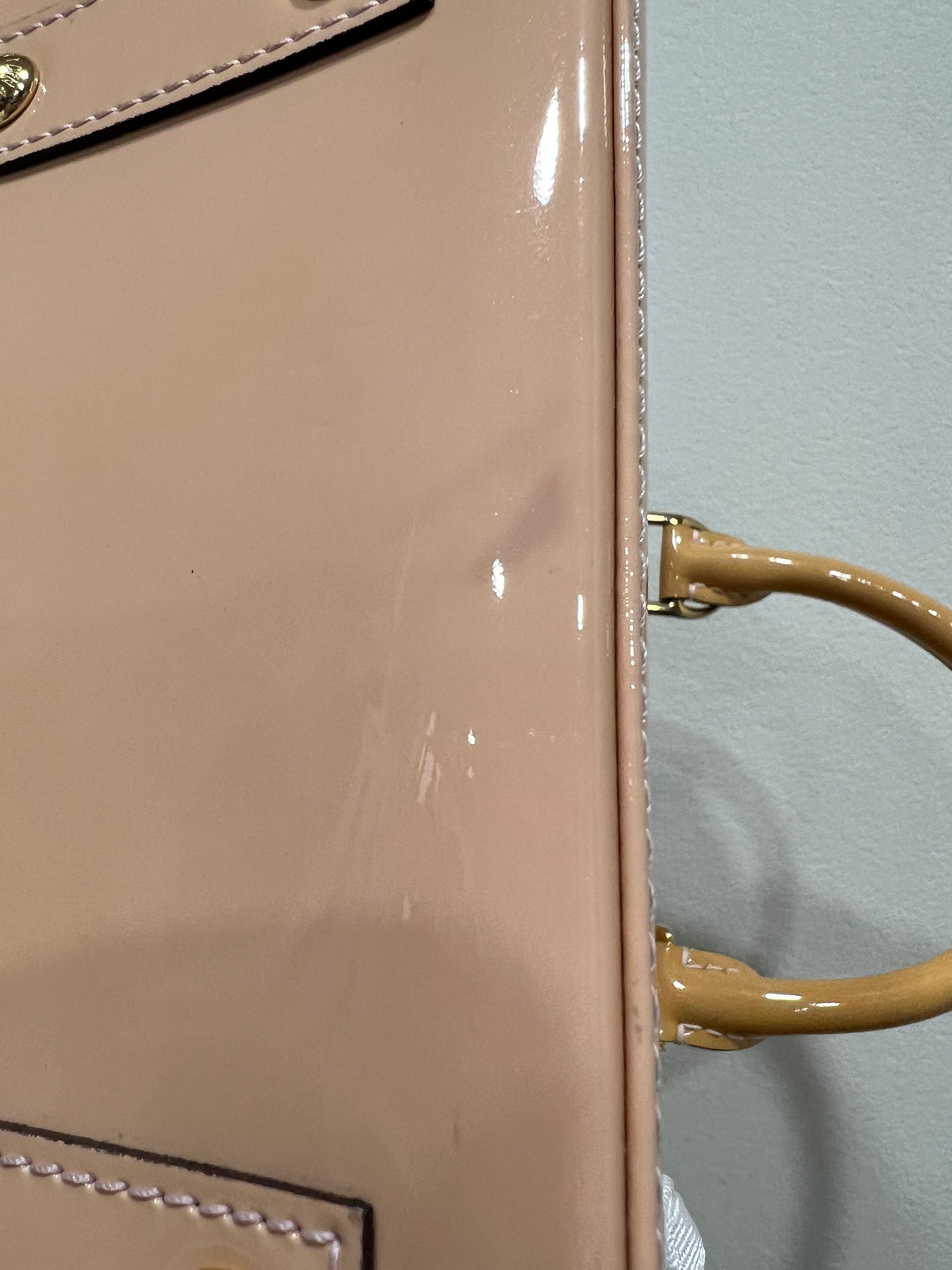 LOUIS VUITTON Alma BB (Vernis) Light Pink/Beige Leather