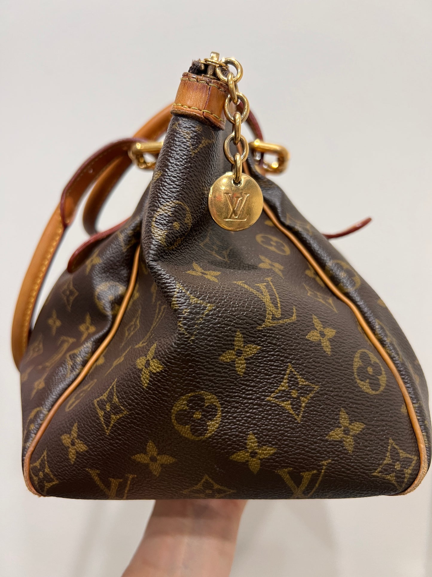 LOUIS VUITTON Tivoli GM