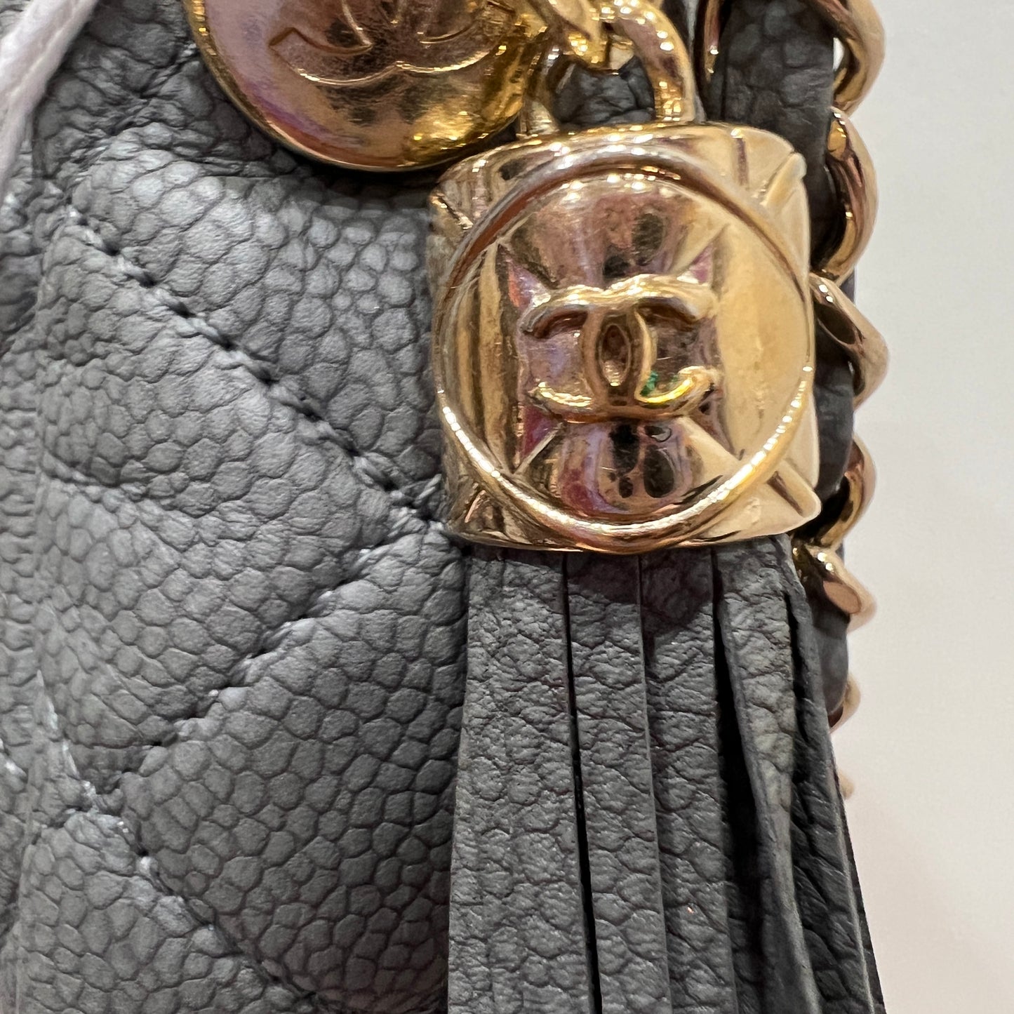 CHANEL CAVIAR Gray Shoulder Bag
