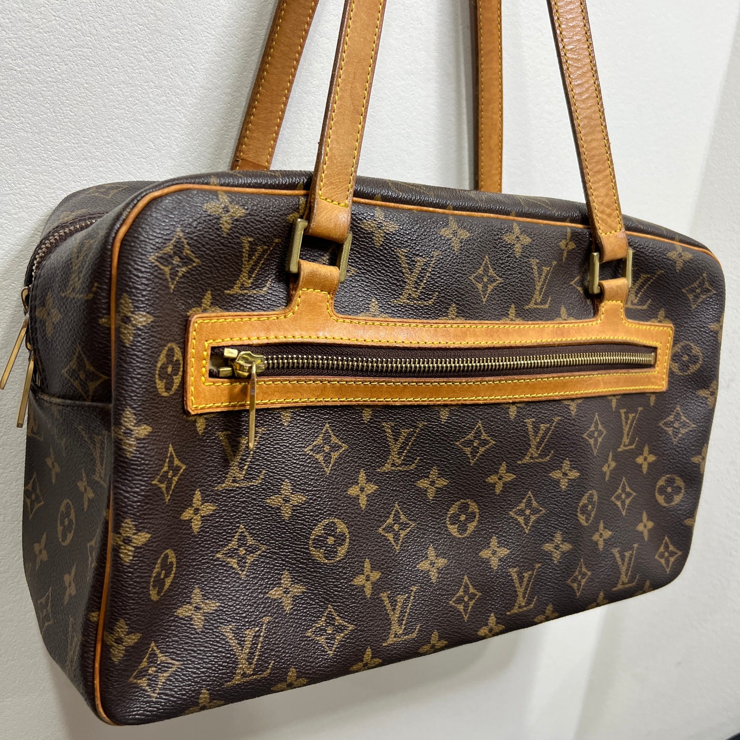 LOUIS VUITTON CITE GM