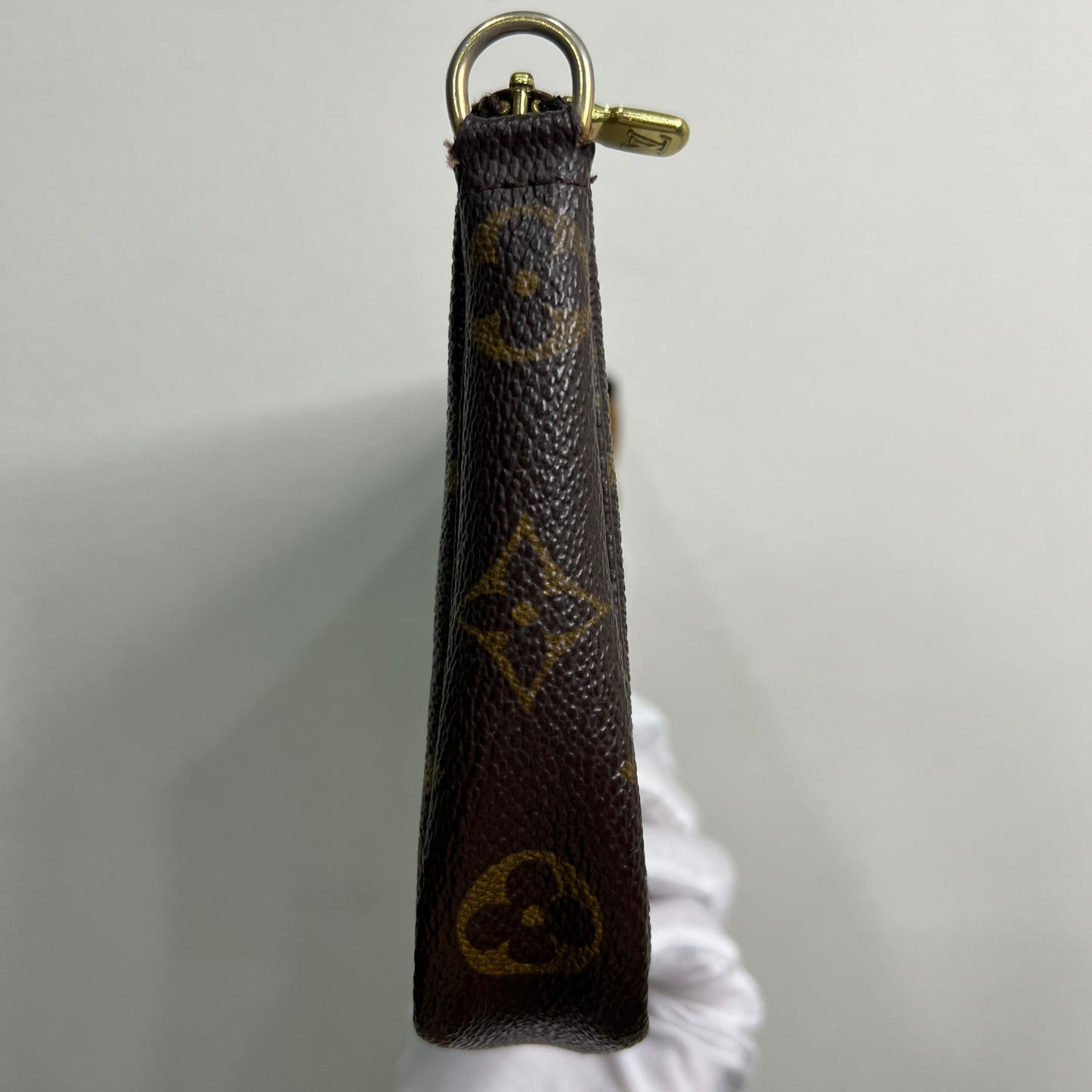 LOUIS VUITTON Accessory Pochette