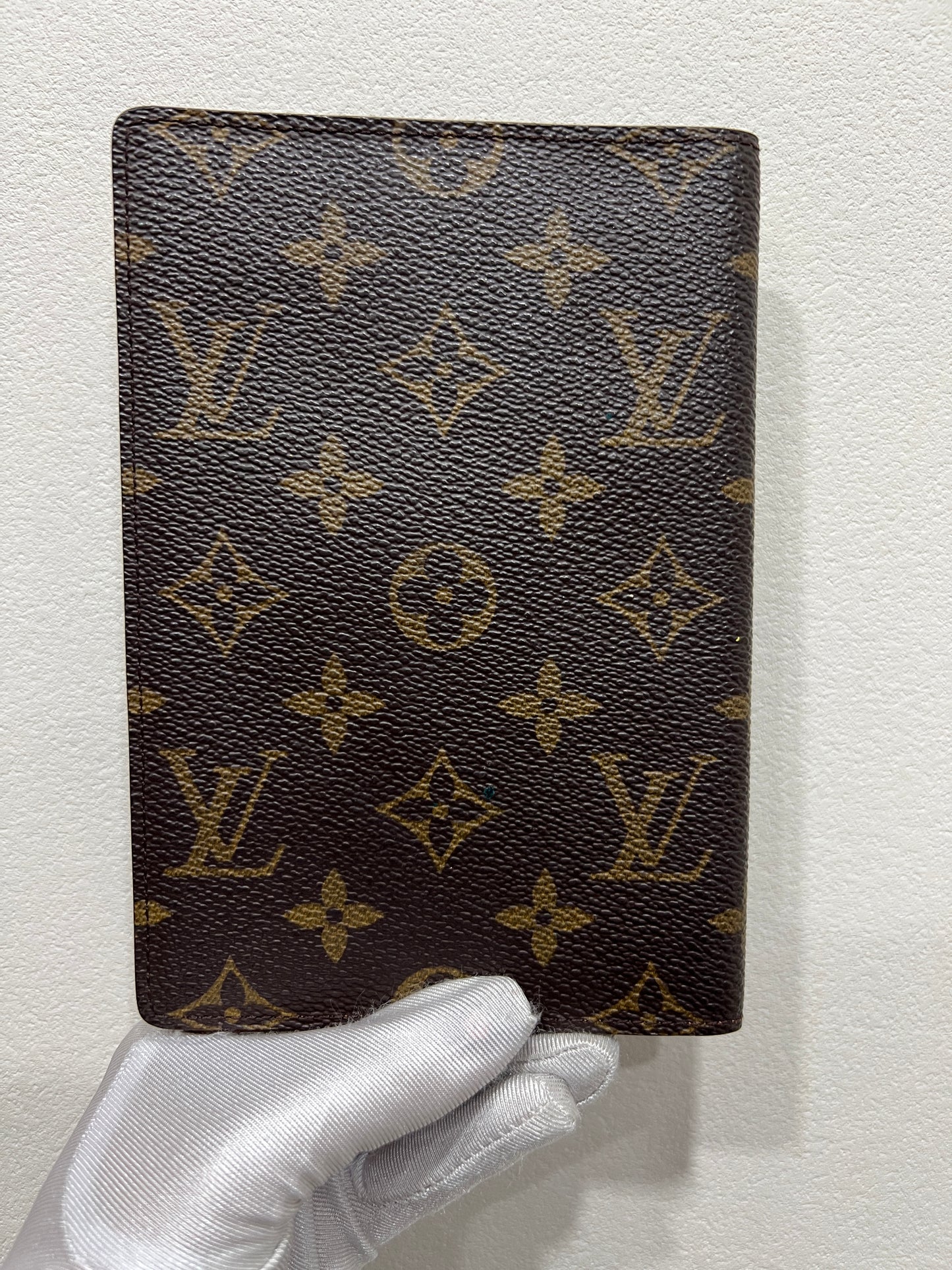 LOUIS VUITTON Passport Case