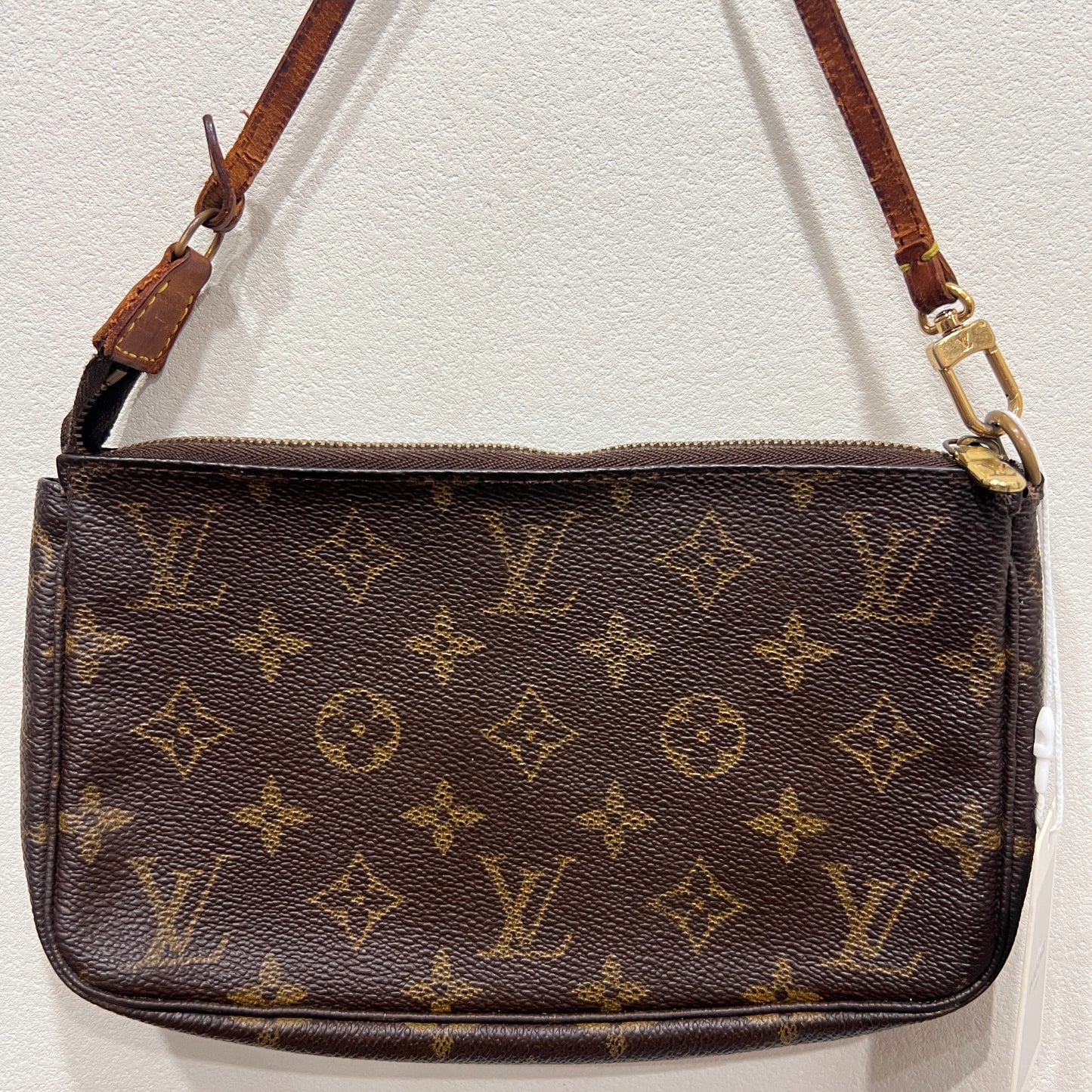 LOUIS VUITTON Accessory Pochette
