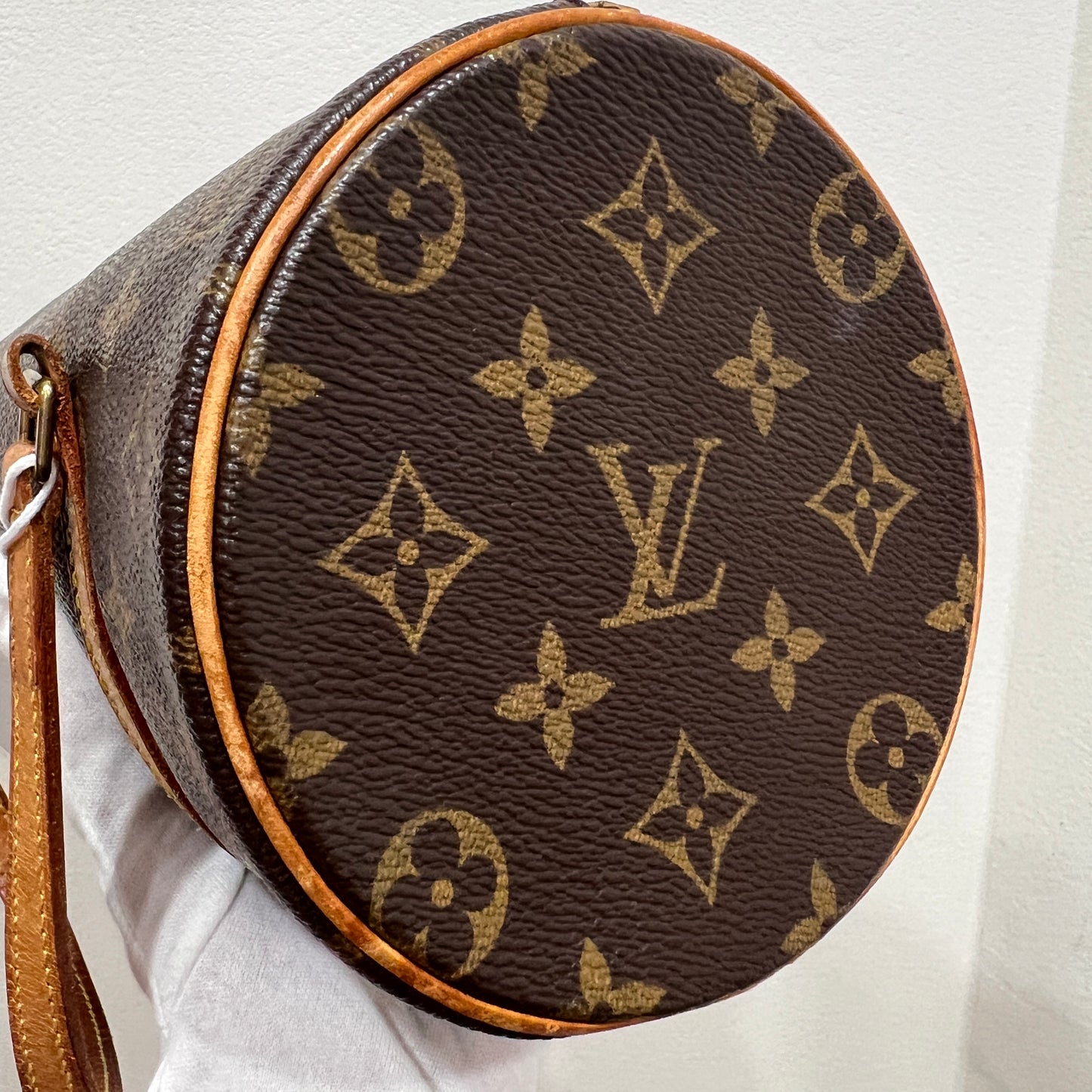 LOUIS VUITTON Papillon 28