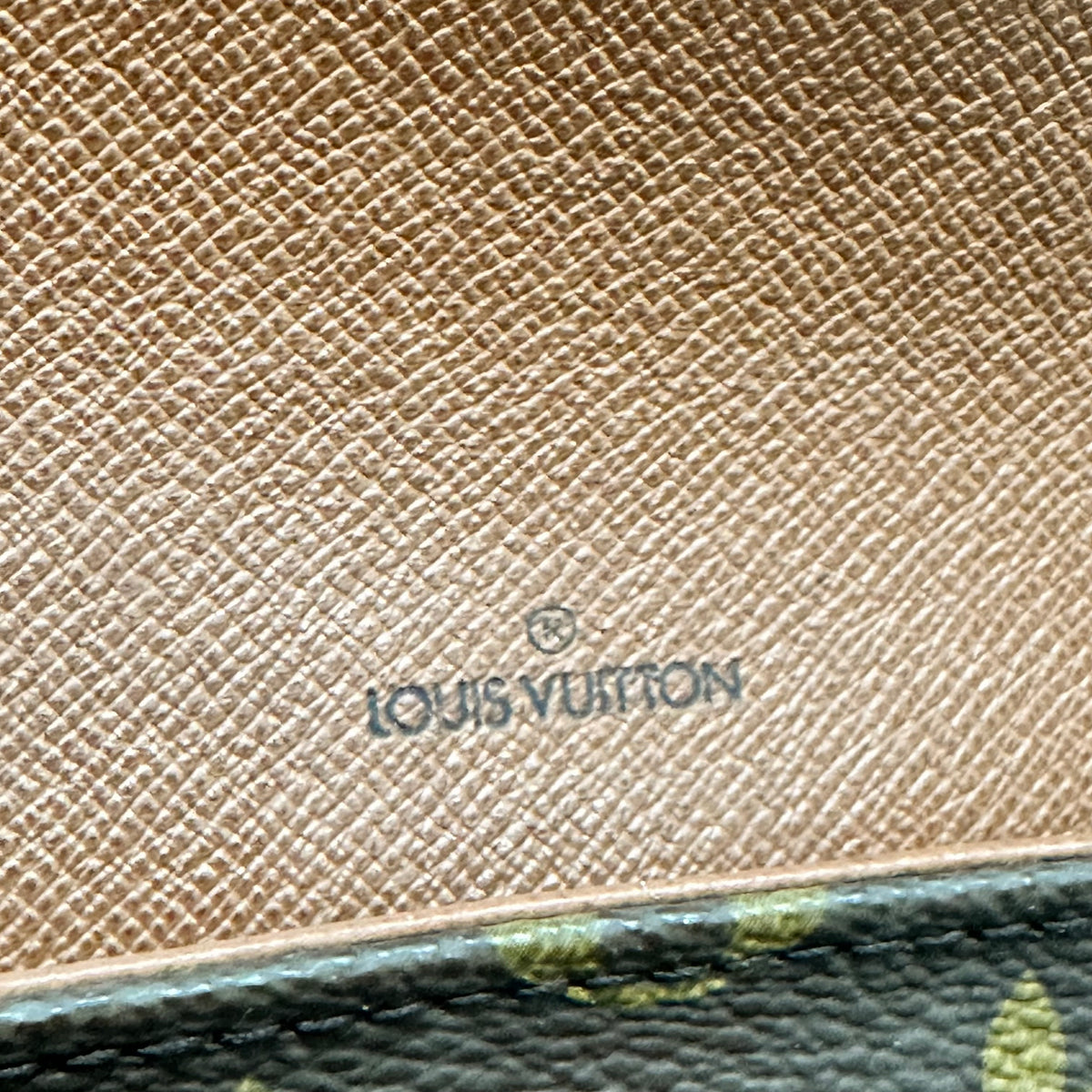 LOUIS VUITTON