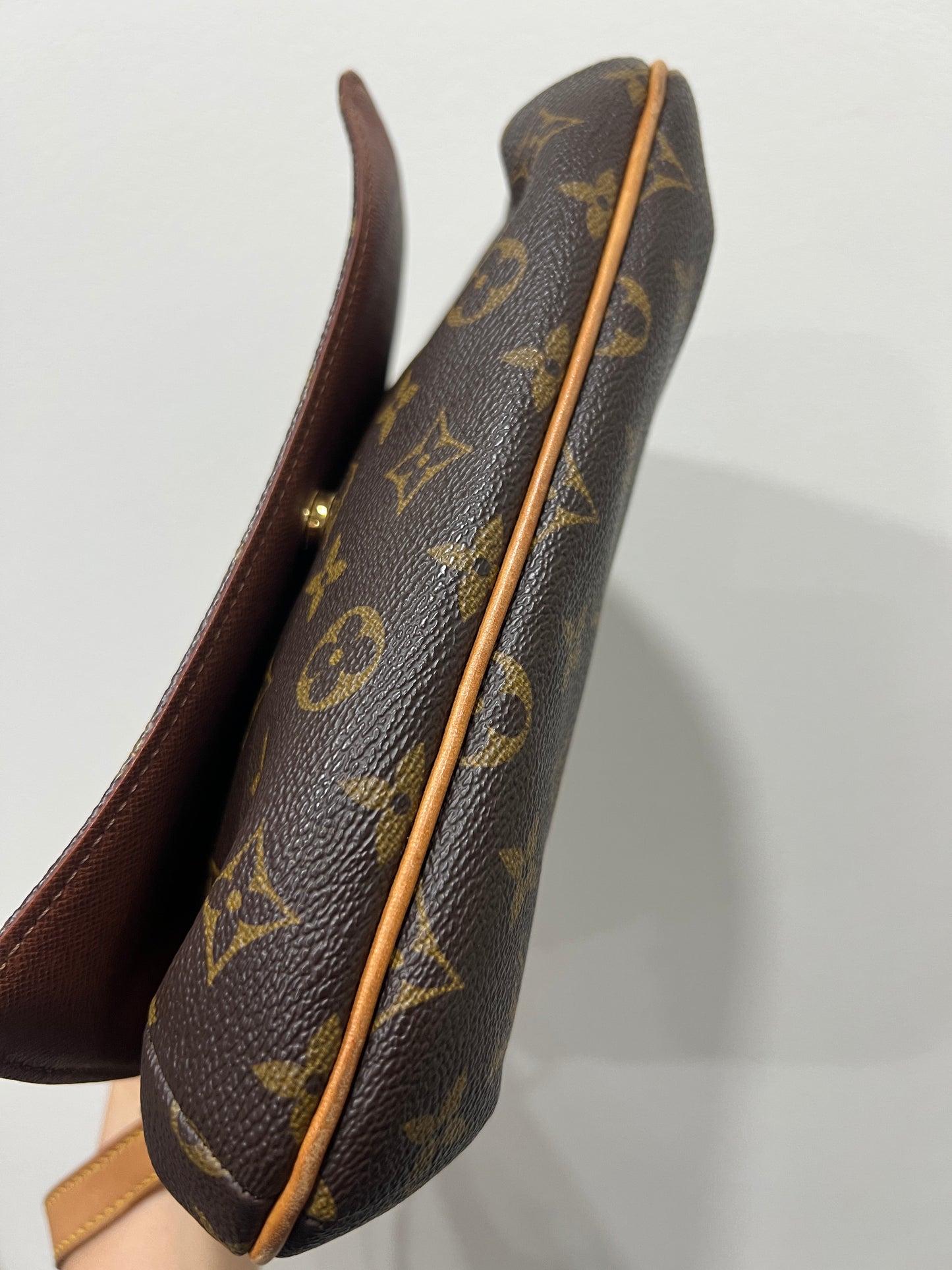 LOUIS VUITTON Musette Tango