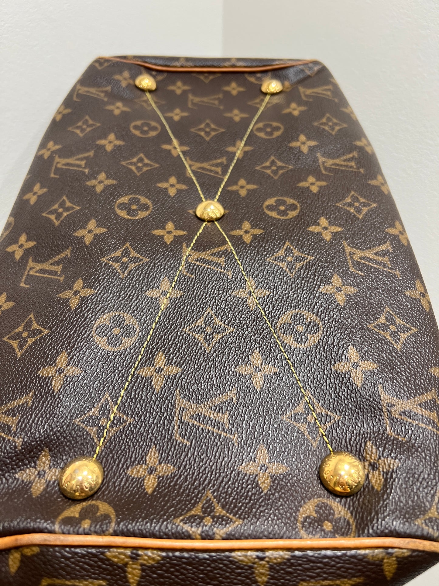 LOUIS VUITTON Tivoli GM