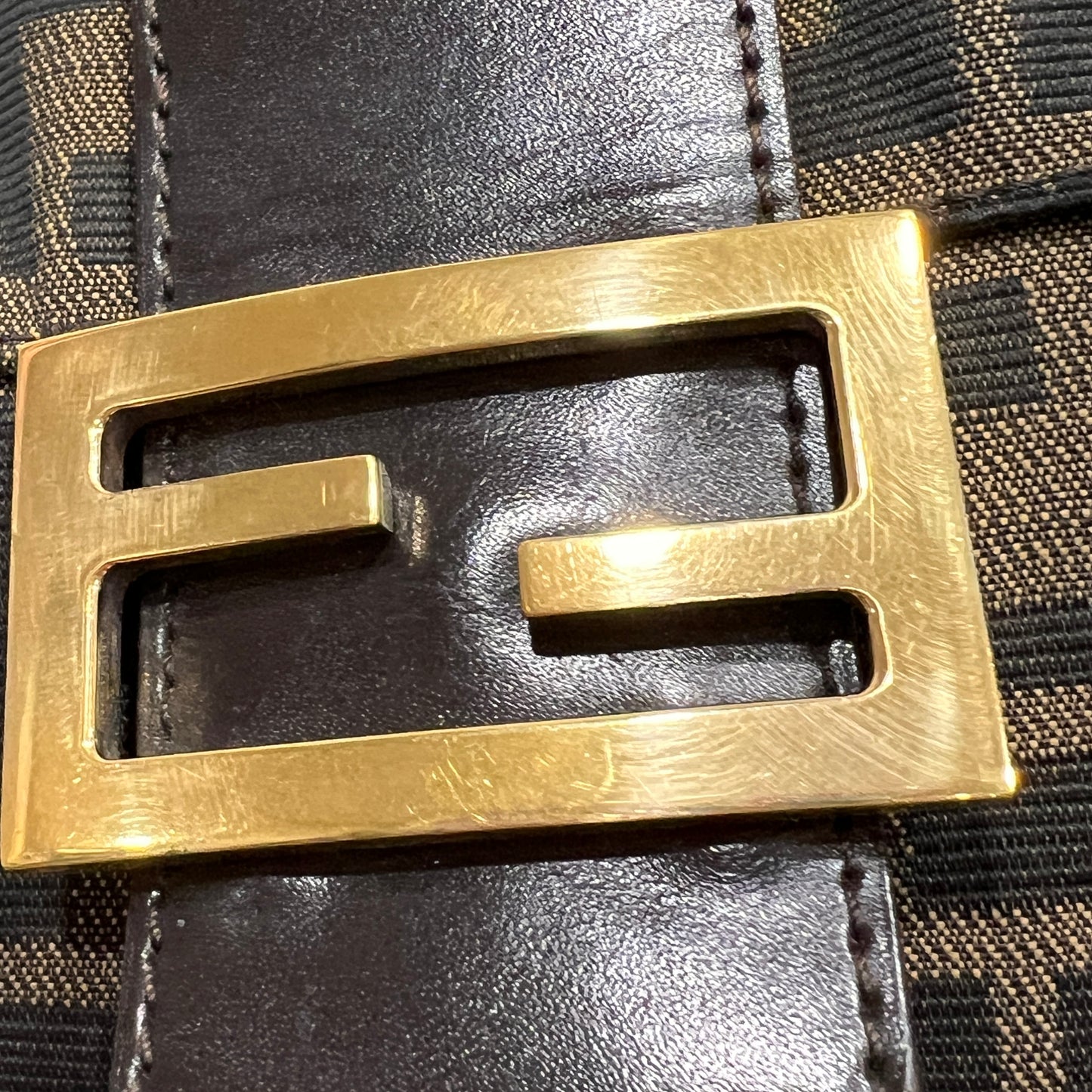FENDI Baguette Gold