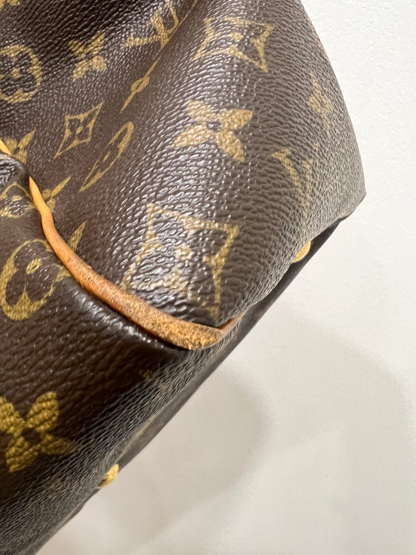 LOUIS VUITTON Tivoli GM