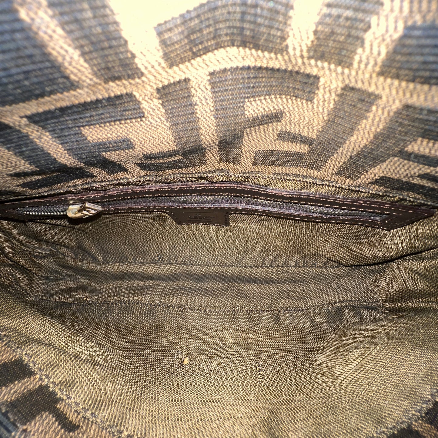 FENDI Baguette Gold