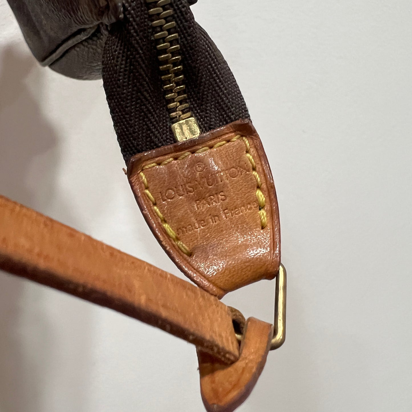 LOUIS VUITTON Accessory Pochette