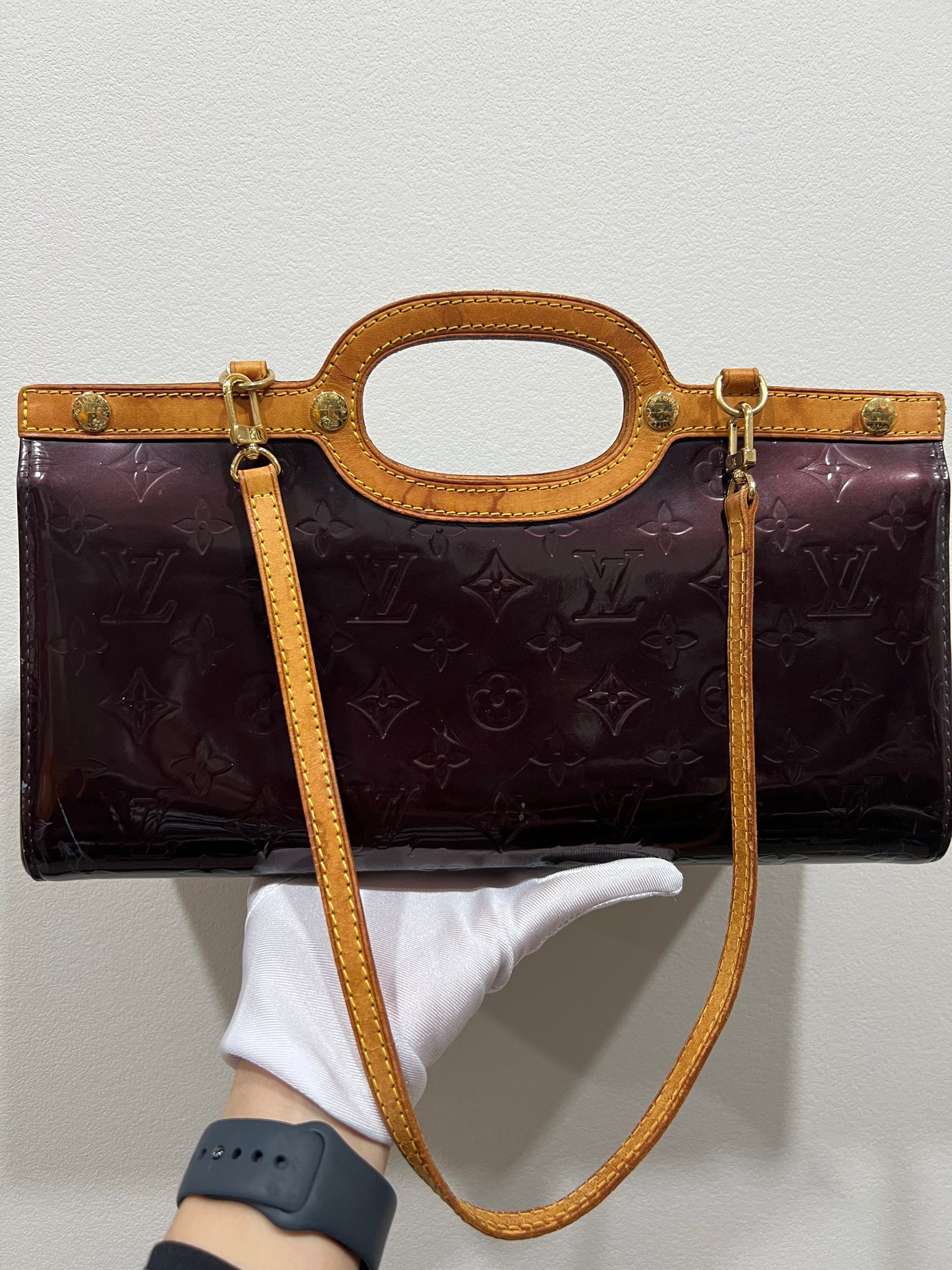 LOUIS VUITTON Roxbury Drive Vernis