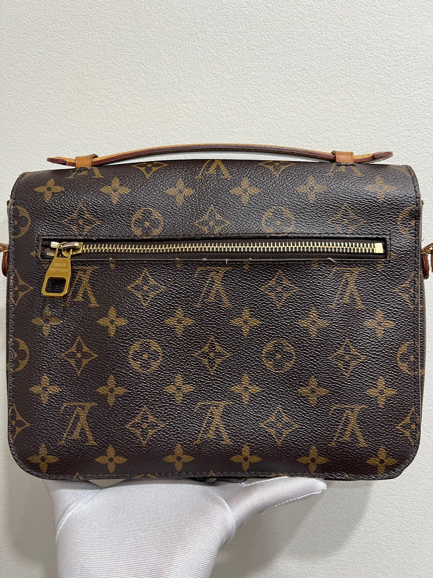 LOUIS VUITTON Pochette Metis Bag