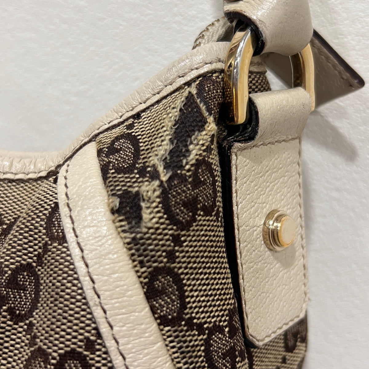 GUCCI Abbey D-Ring Pochette Shoulder Bag
