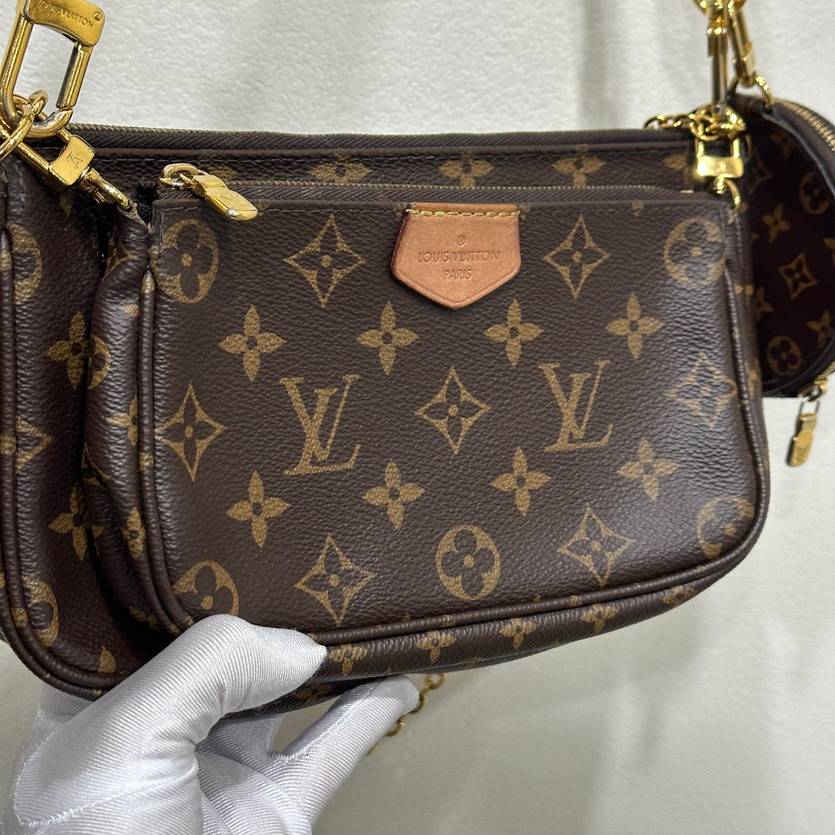 LOUIS VUITTON