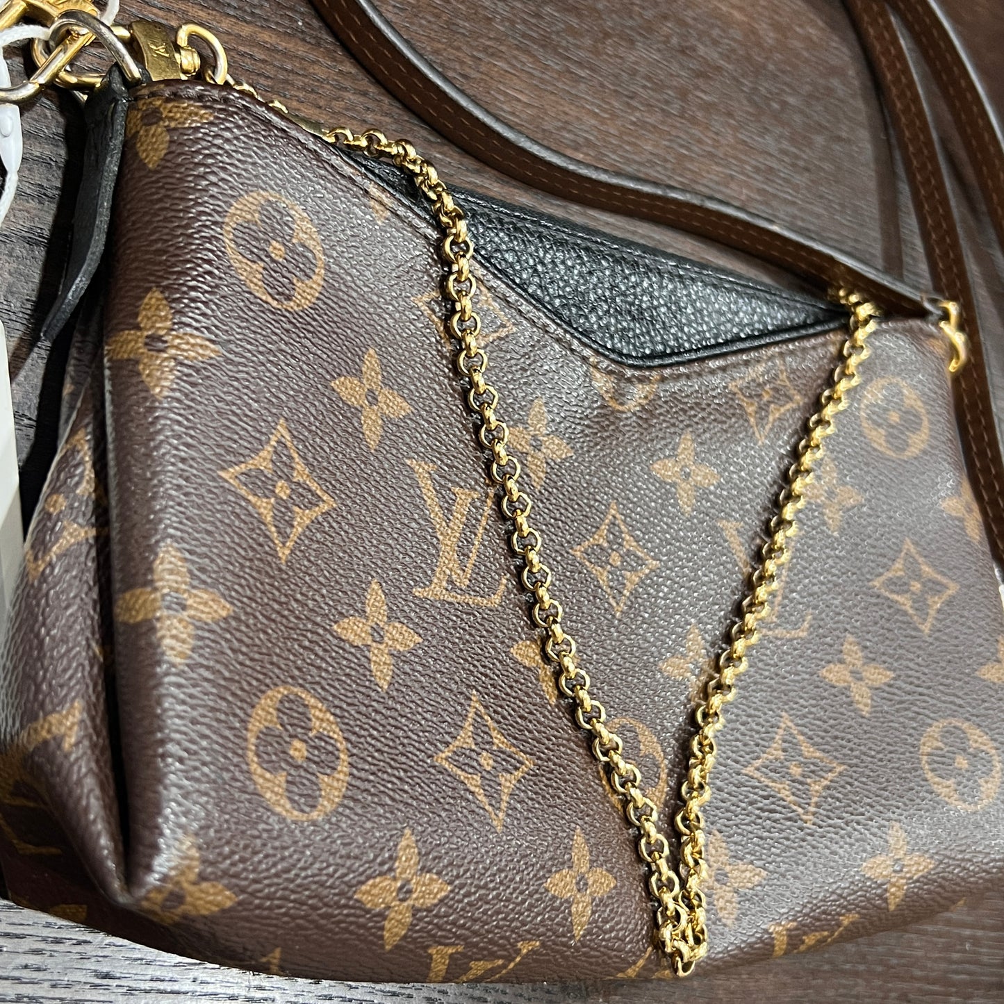LOUIS VUITTON Pallas Black