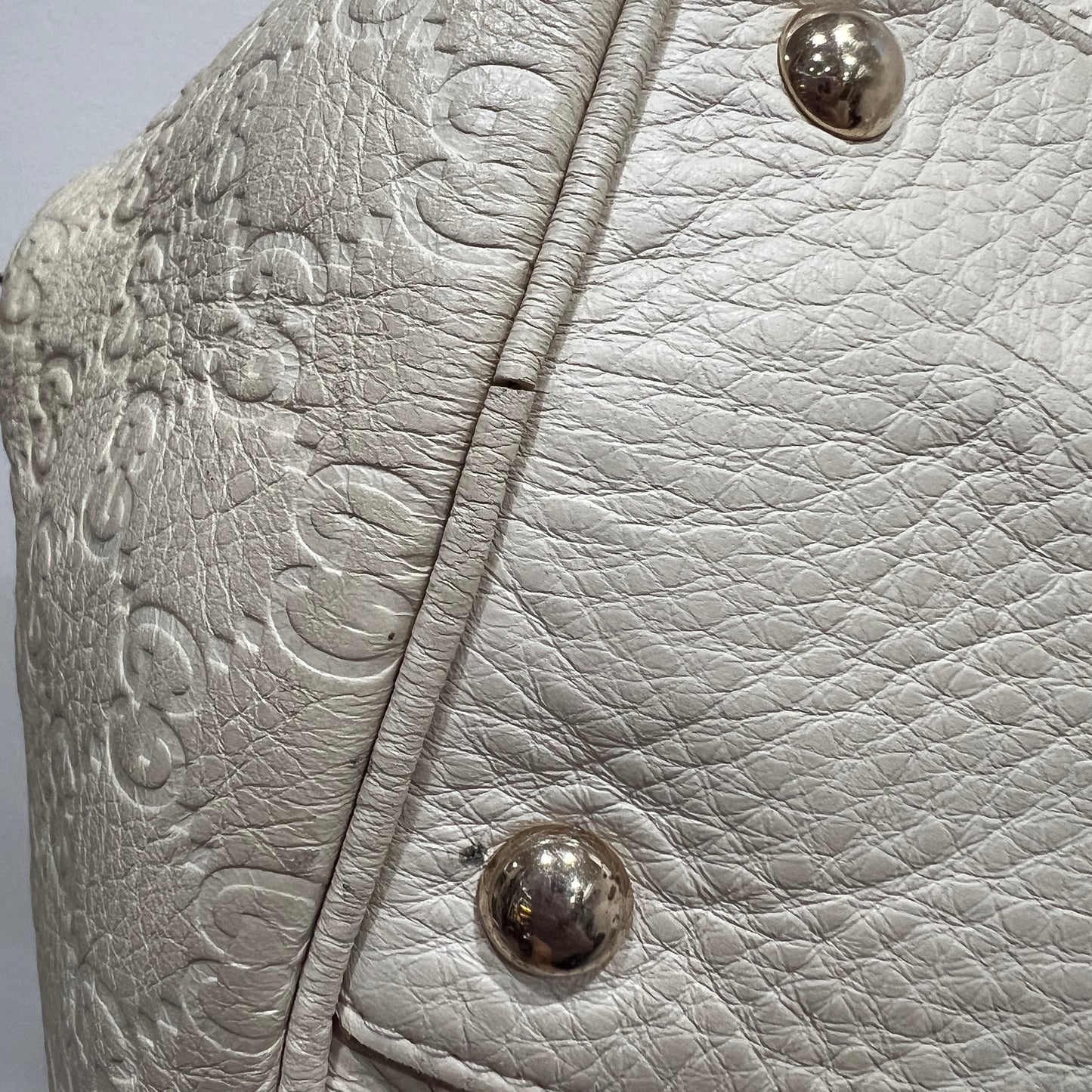 GUCCI Cream Leather Guccissima Signoria Medium Dome