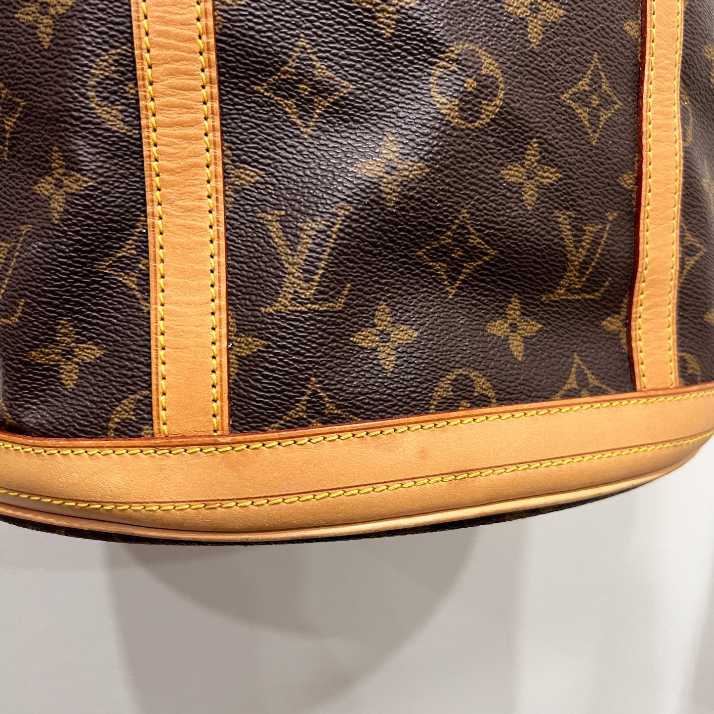LOUIS VUITTON Bucket Bag GM