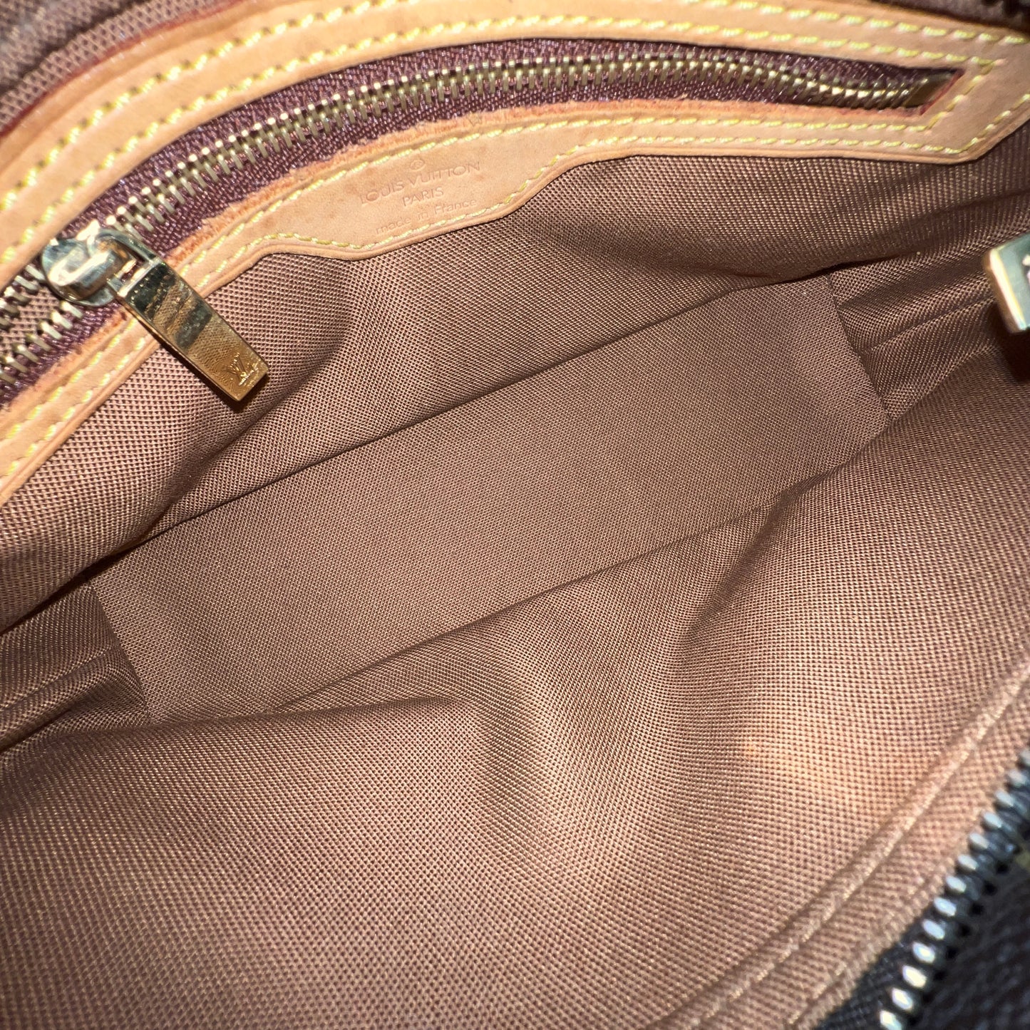LOUIS VUITTON Trotteur Crossbody