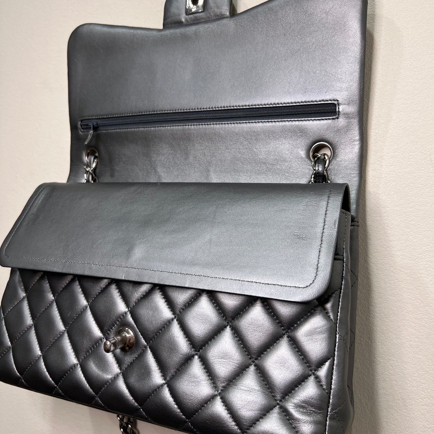 CHANEL Jumbo Double Flap Lambskin Quilted