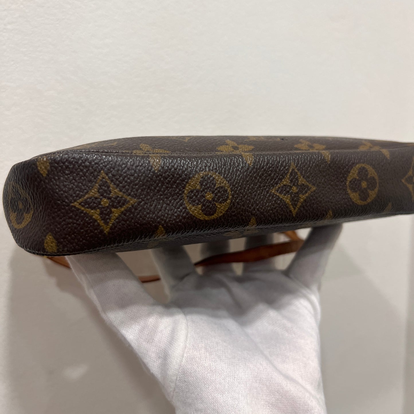 LOUIS VUITTON Accessory Pouchette