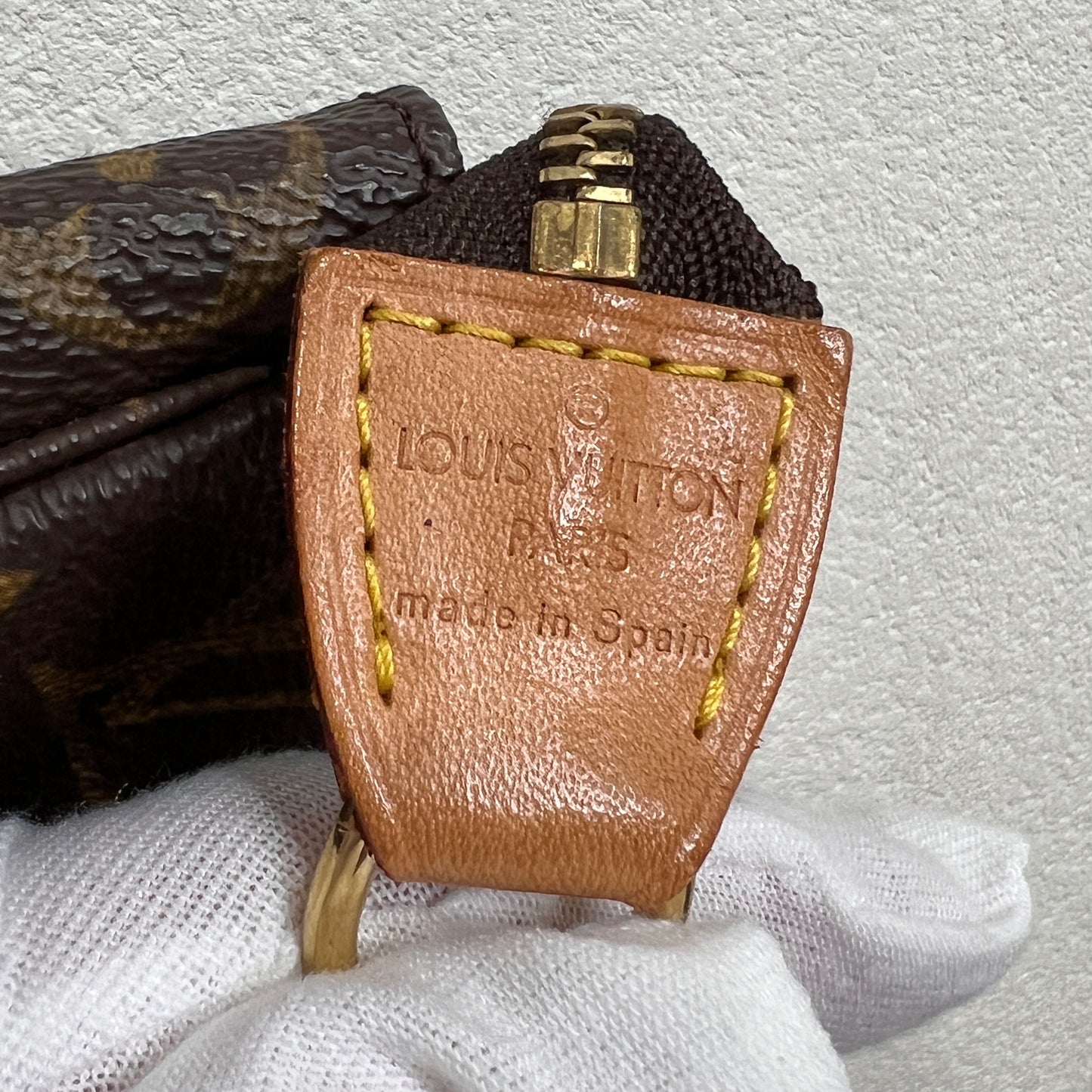 LOUIS VUITTON Pochette Accessory