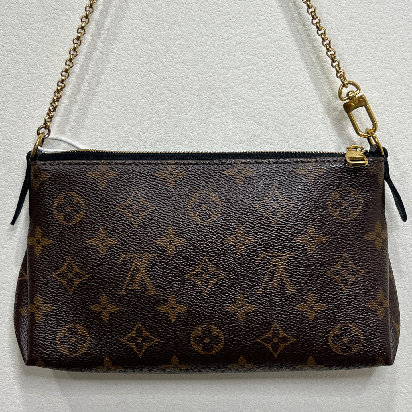 LOUIS VUITTON Pallas Clutch Black